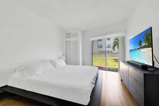 $189,800 | 1967 South Ocean Boulevard, Unit 104, Lauderdale-by-the-Sea, FL 33062