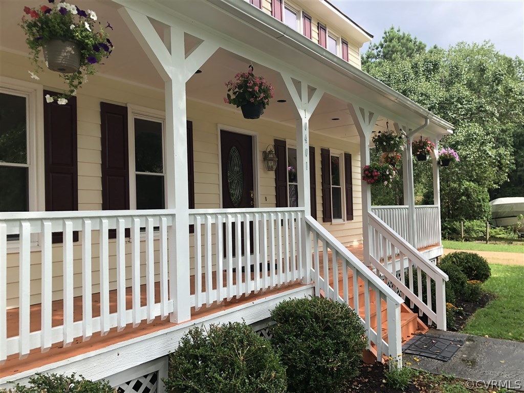10401 Tamworth Road Chesterfield, VA 23832 - Photo 3 of 28 Porch