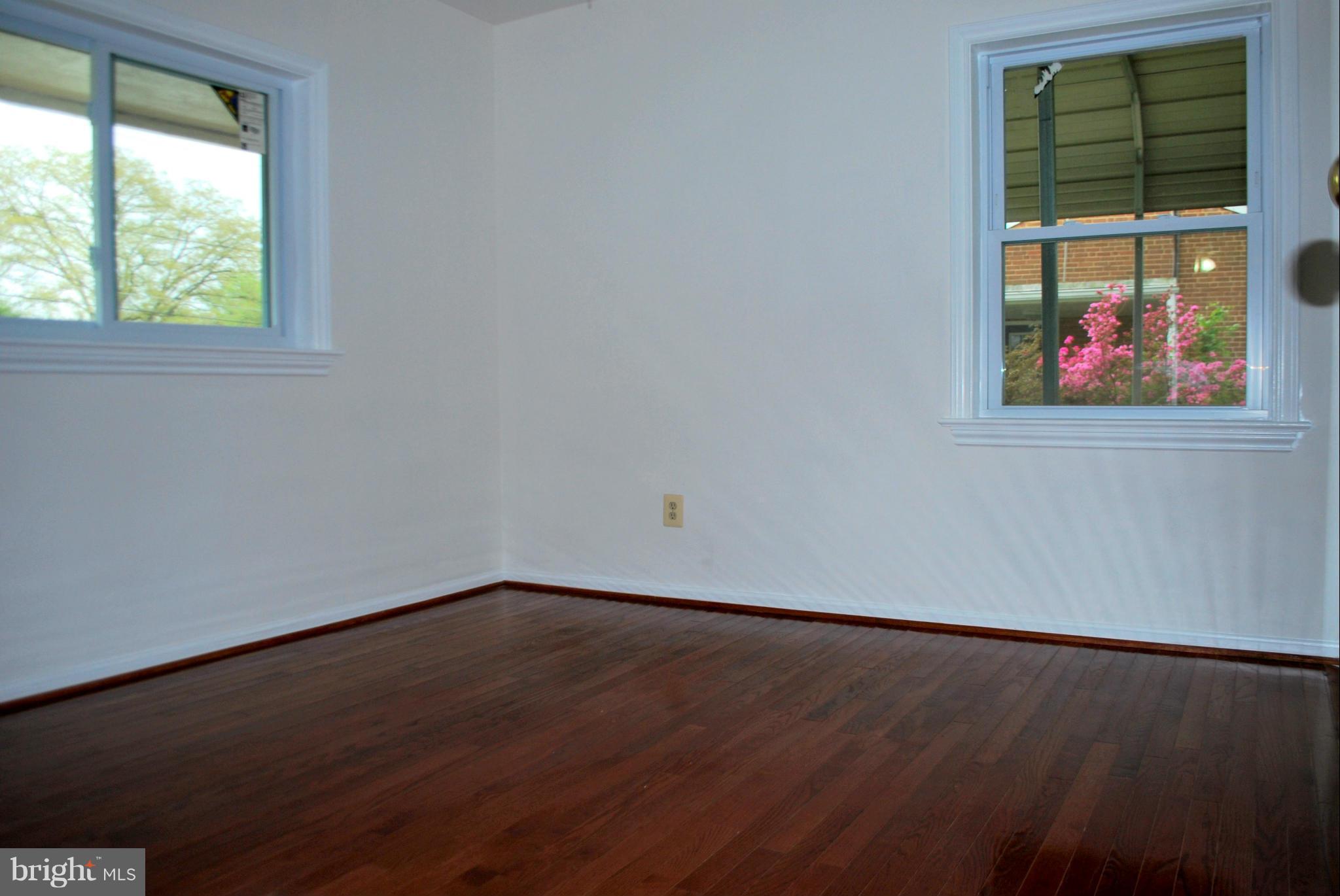 5536 Belfast Place Springfield, VA 22151 - Photo 23 of 30 2nd Bedroom