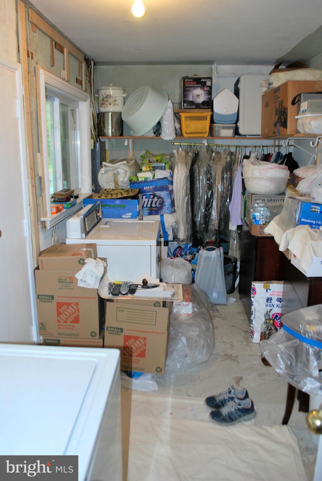 5536 Belfast Place Springfield, VA 22151 - Photo 27 of 30 Storage/Utility Room off Kitchen