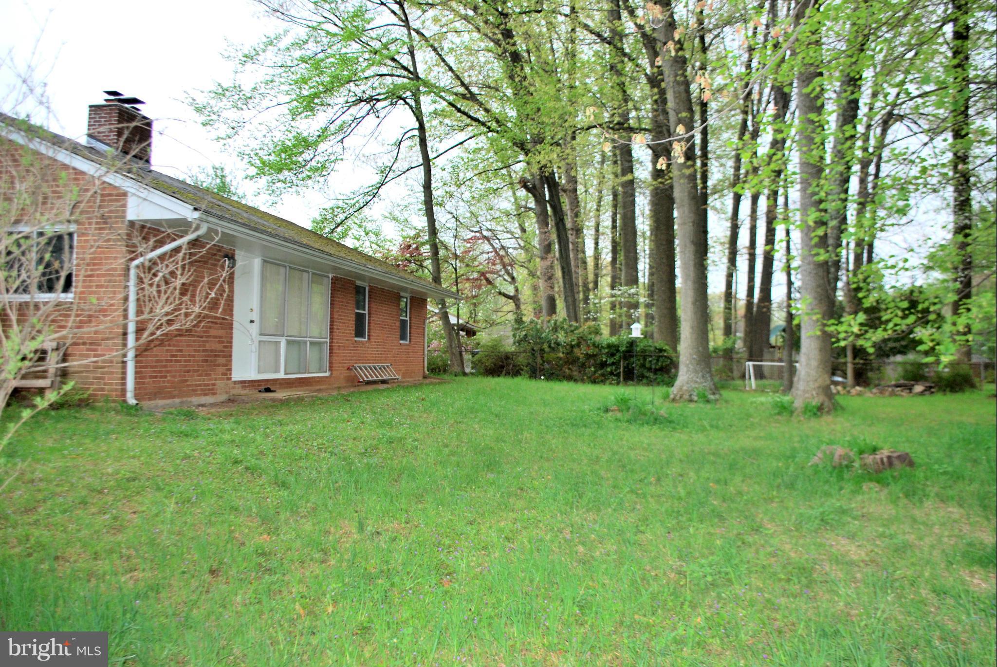 5536 Belfast Place Springfield, VA 22151 - Photo 29 of 30 Nice backyard