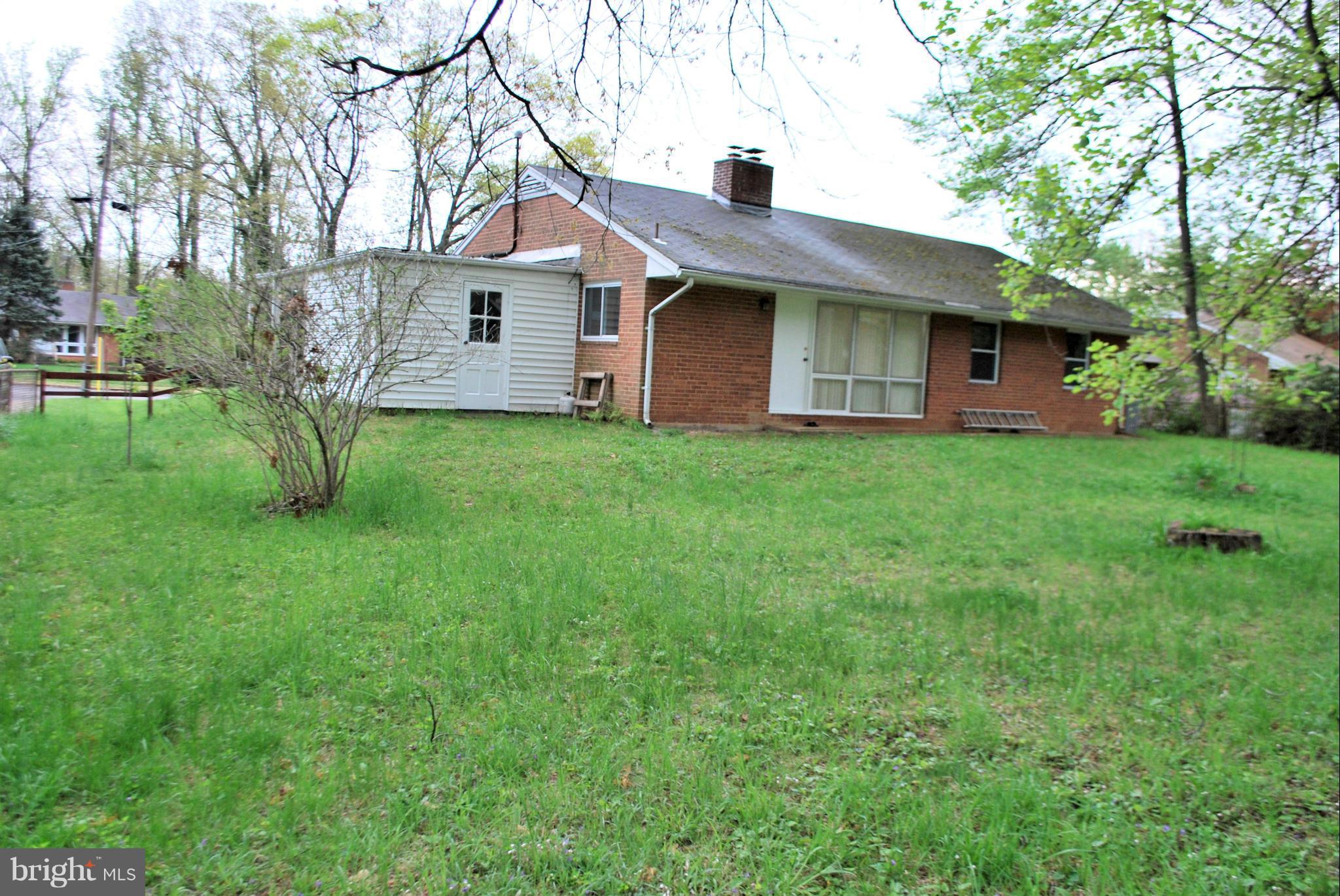 5536 Belfast Place Springfield, VA 22151 - Photo 30 of 30 Nice Fenced Backyard