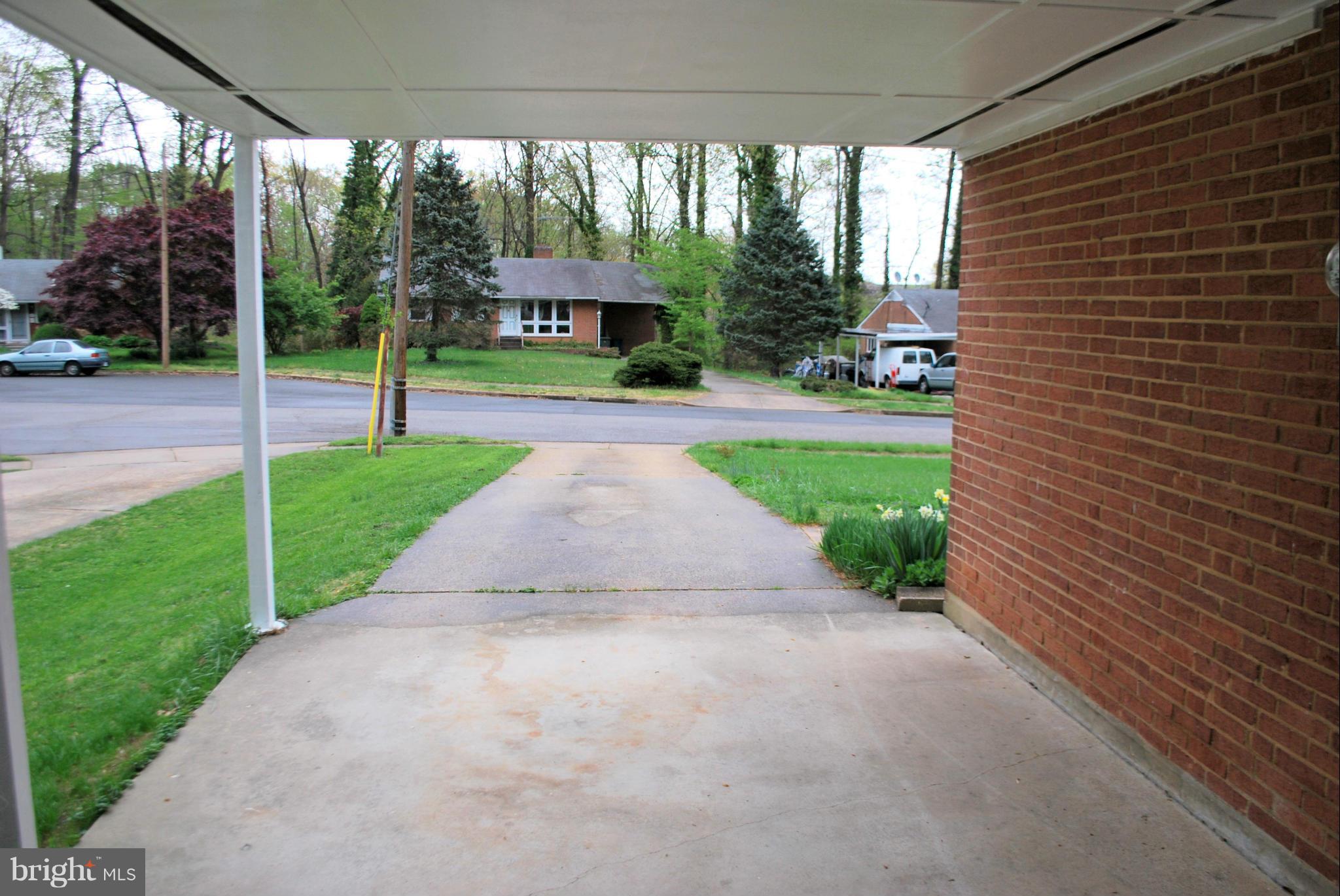 5536 Belfast Place Springfield, VA 22151 - Photo 5 of 30 Carport