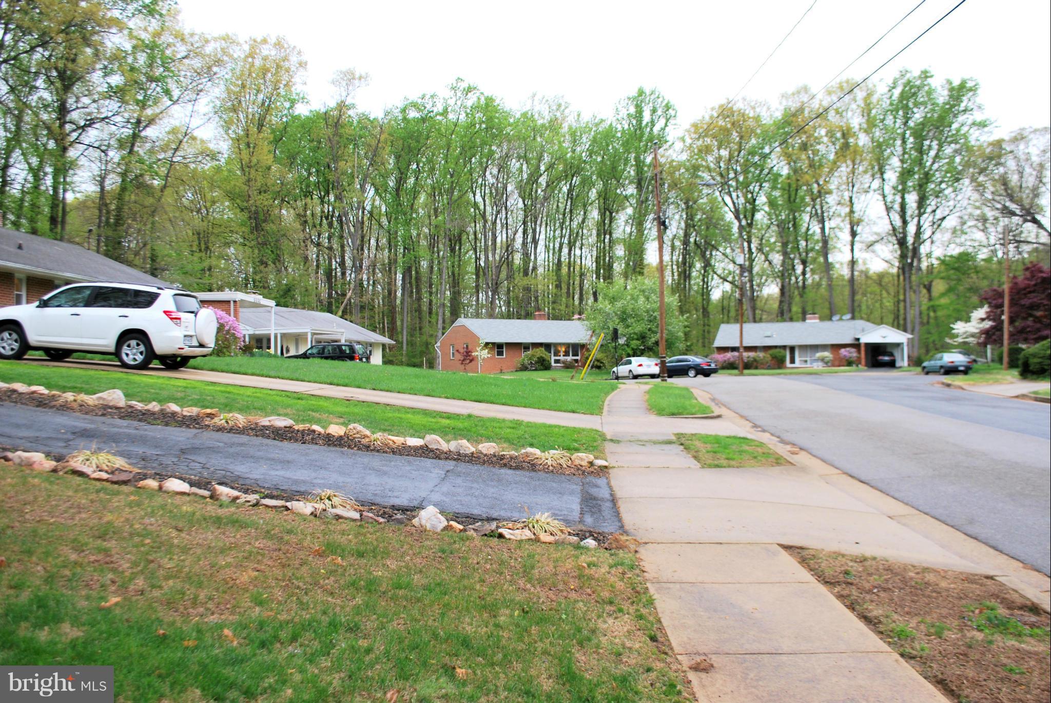 5536 Belfast Place Springfield, VA 22151 - Photo 9 of 30 Cul-de-sac Location - No Through Traffic