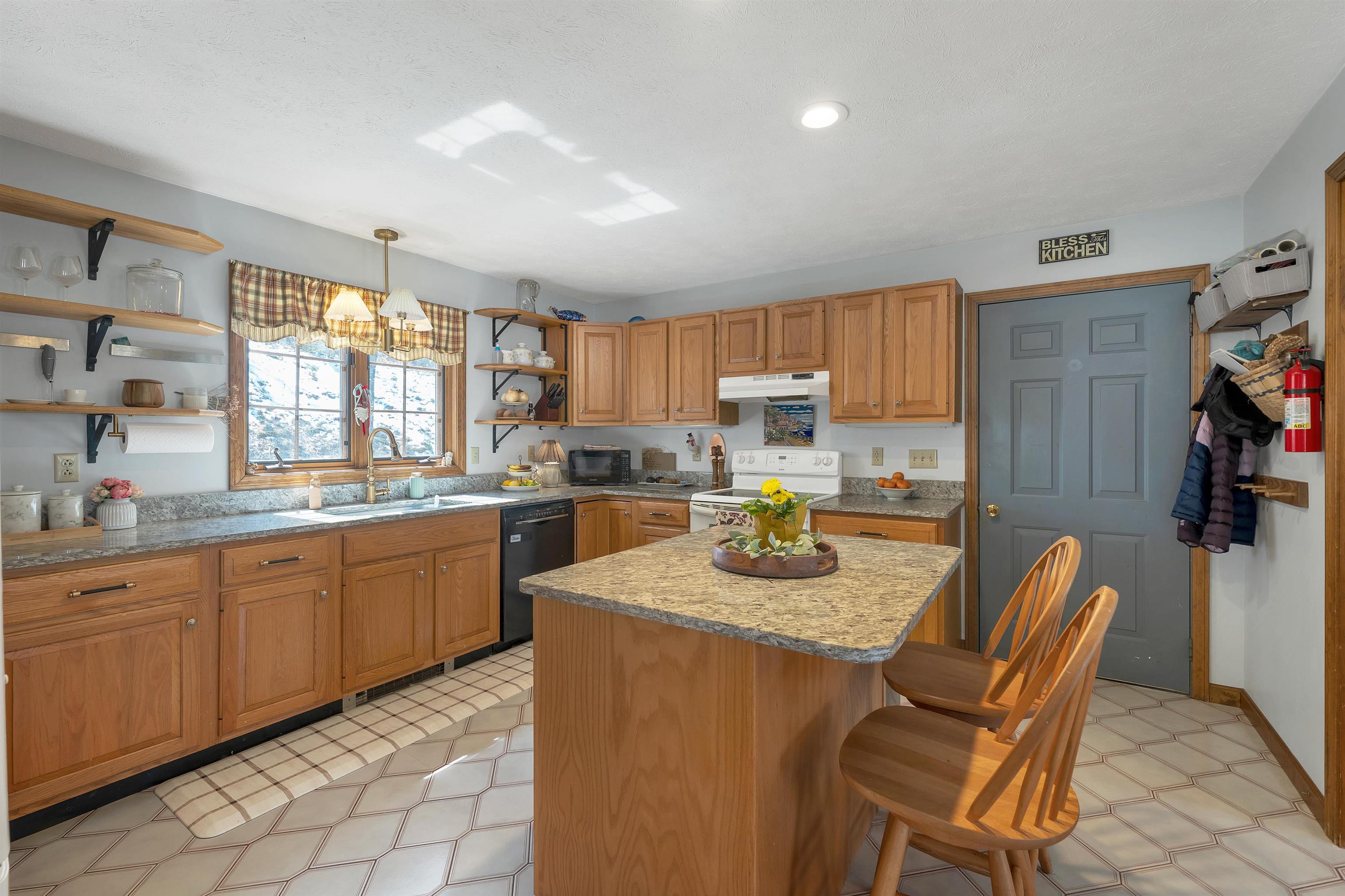 204 Cherry Valley Road Alton, NH 03810 - Photo 4 of 49