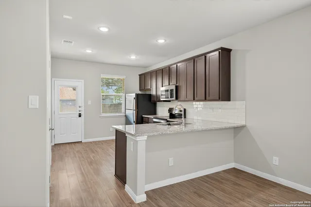 $1,750 | 236 Joseph Circle, Cibolo, TX 78108