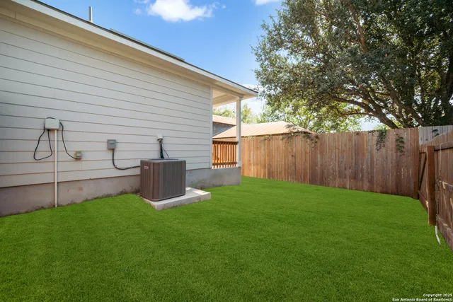 $1,750 | 236 Joseph Circle, Cibolo, TX 78108