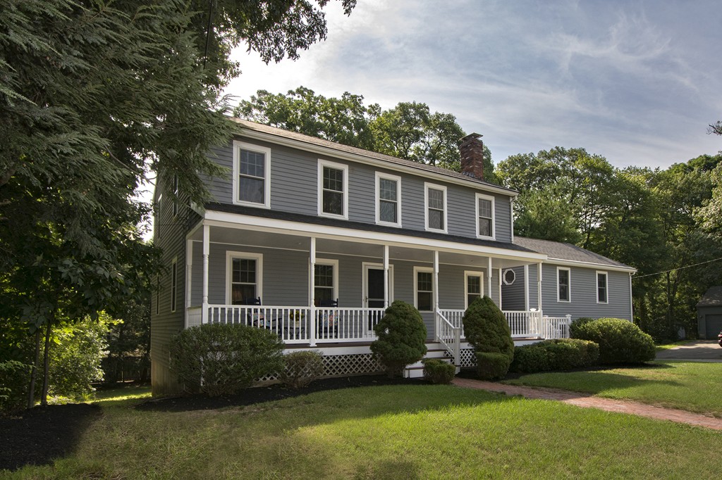 44 Goodrow Road Weymouth, MA 02188 - Photo 3 of 17 Gallery Image 3