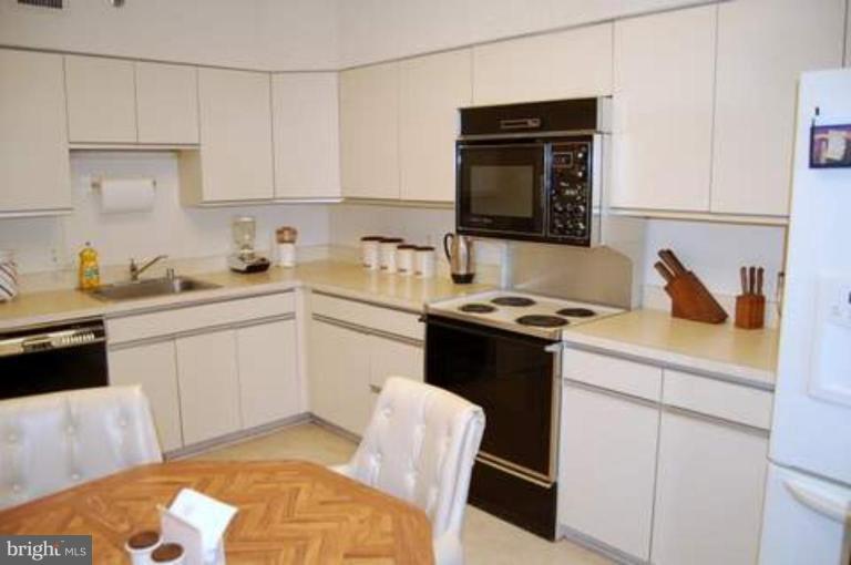 5501 Seminary Road, Unit 1907S Falls Church, VA 22041 - Photo 9 of 21 a kitchen with a sink and cabinets