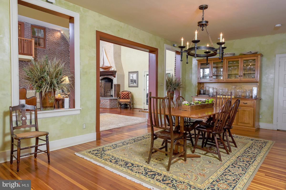 7 Twaddell Mill Road Wilmington, DE 19807 - Photo 12 of 28 Venetian plaster diningroom opens to livingroom