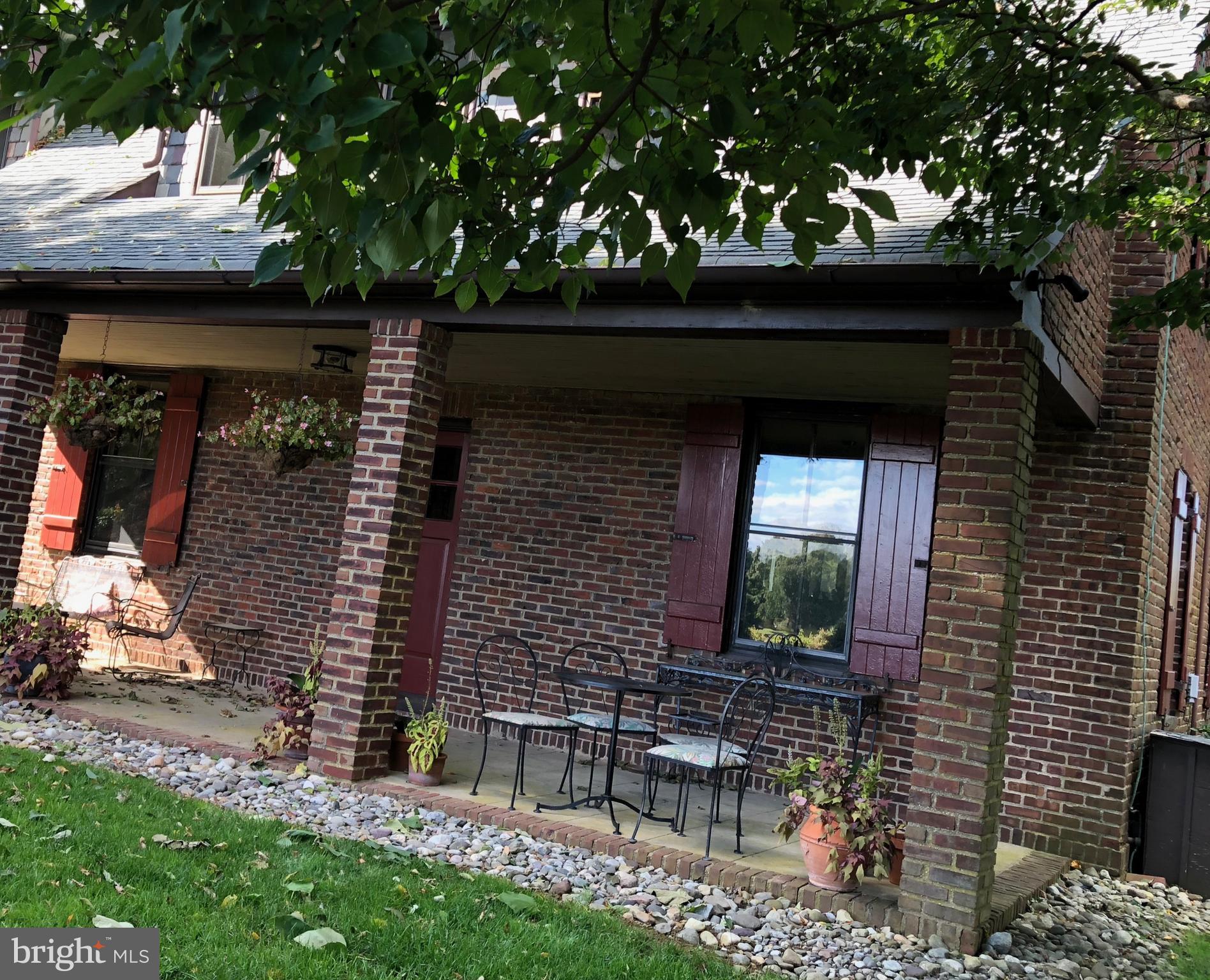 7 Twaddell Mill Road Wilmington, DE 19807 - Photo 4 of 28 Quiet breakfast porch