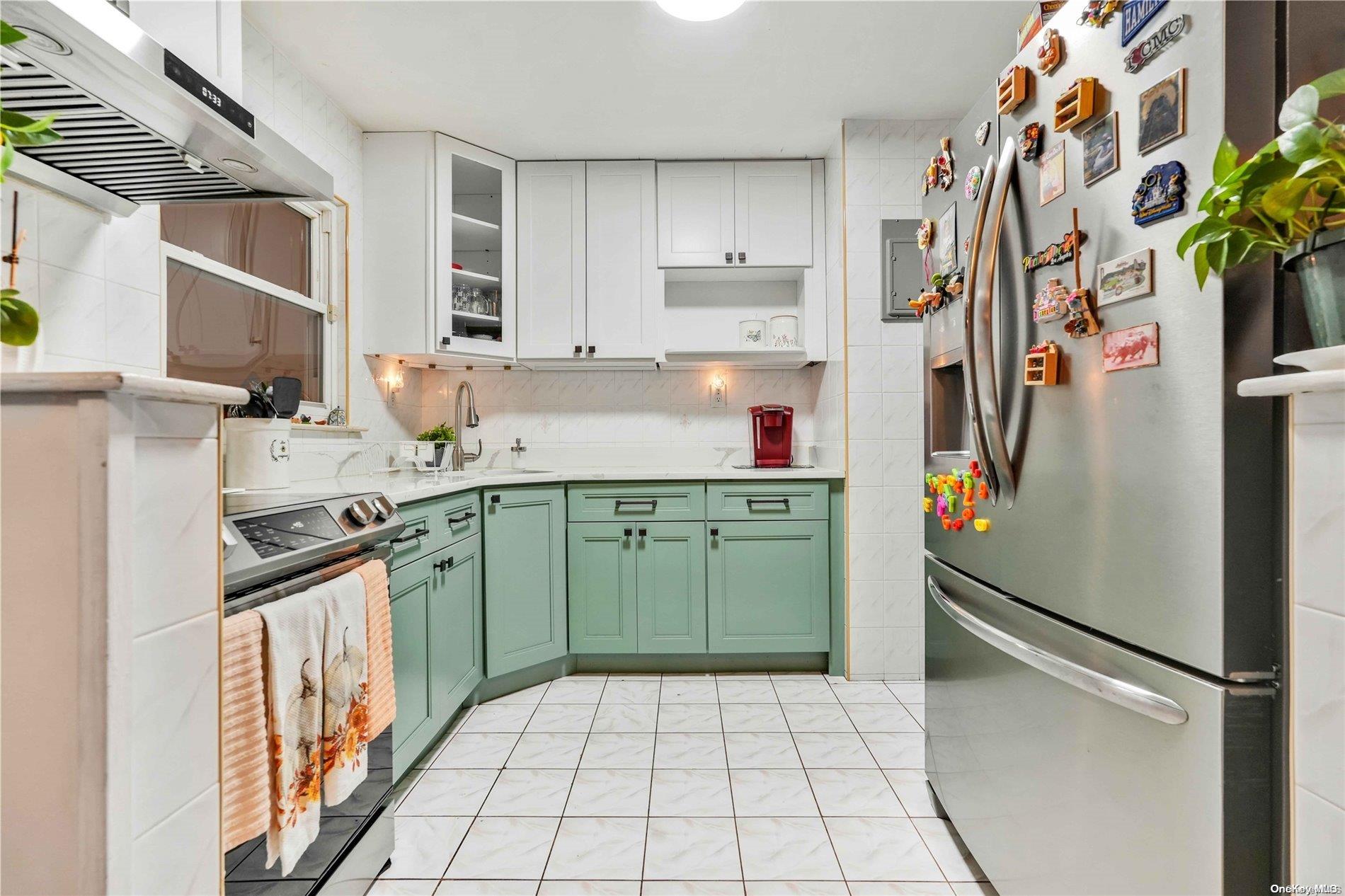 1260 Bretton Road Valley Stream, NY 11580 - Photo 20 of 33