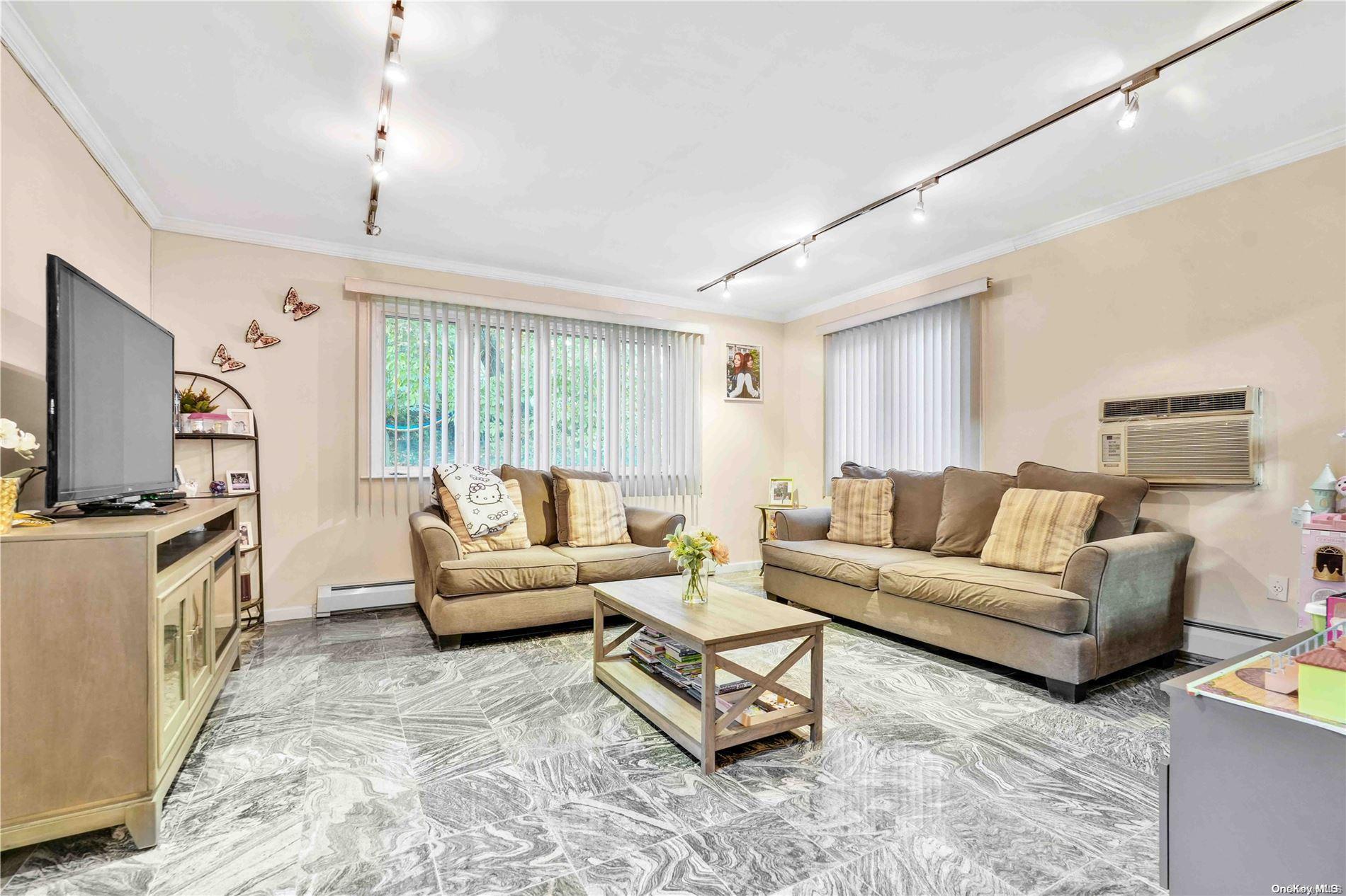 1260 Bretton Road Valley Stream, NY 11580 - Photo 24 of 33