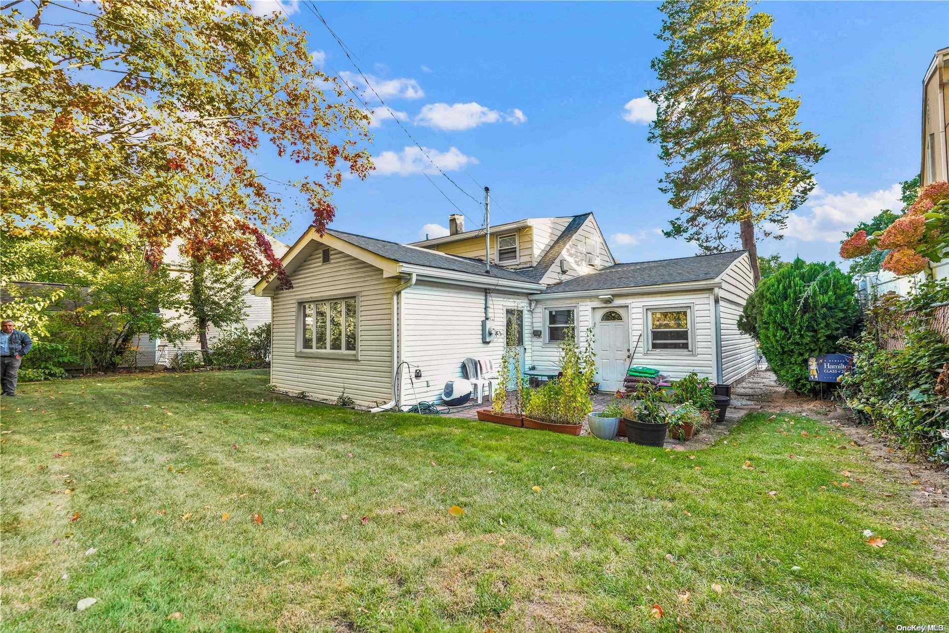 1260 Bretton Road Valley Stream, NY 11580 - Photo 29 of 33