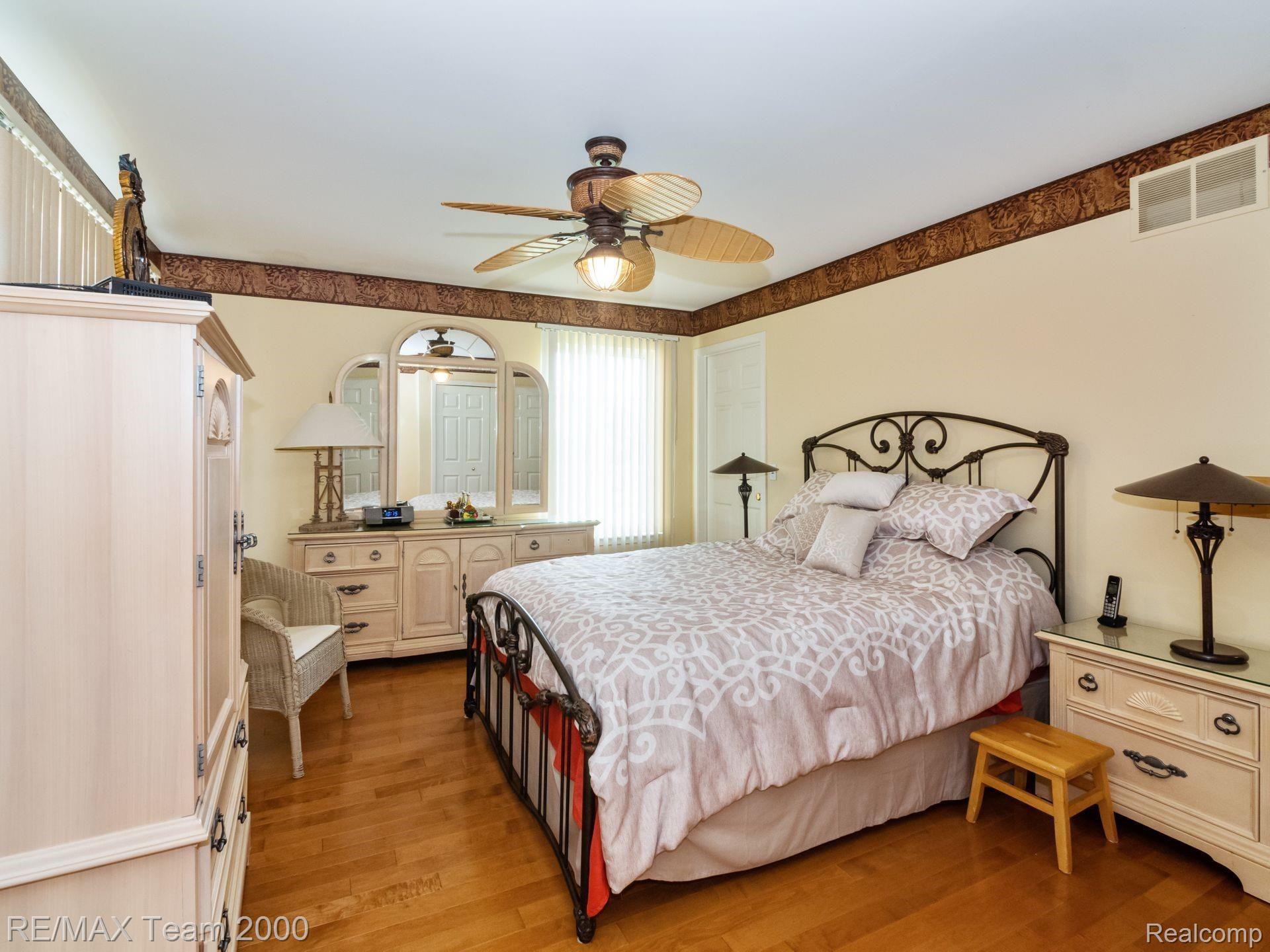 293 Oak Ridge Drive Pontiac, MI 48341 - Photo 22 of 31 22.jpg