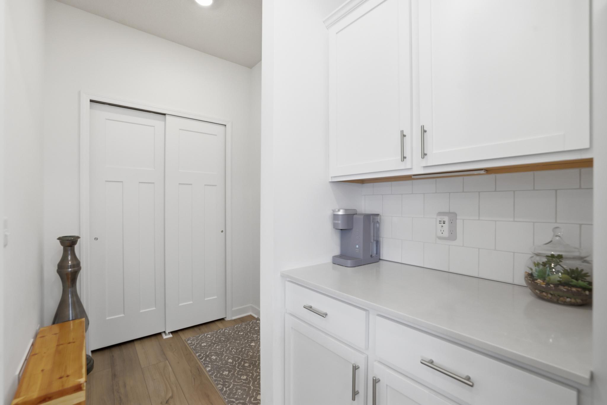 10644 Hinton Avenue South Cottage Grove, MN 55016 - Photo 4 of 25