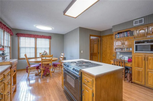 $525,000 | 12221 Wedd Street, Overland Park, KS 66213