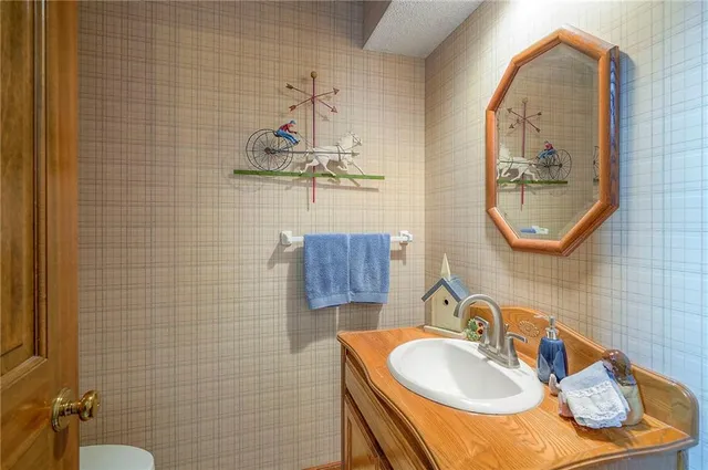 $525,000 | 12221 Wedd Street, Overland Park, KS 66213