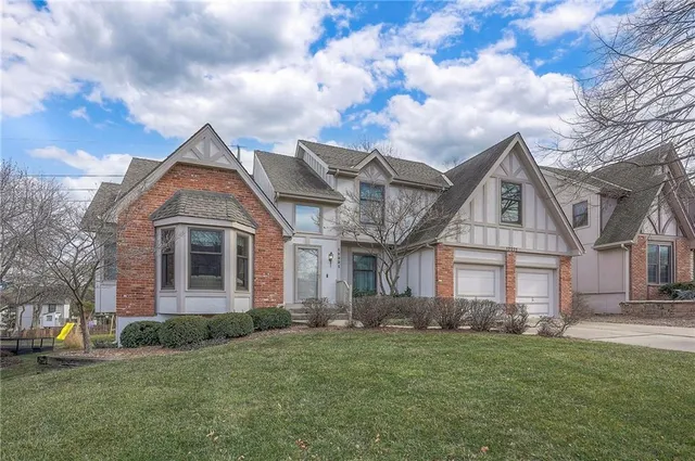 $525,000 | 12221 Wedd Street, Overland Park, KS 66213