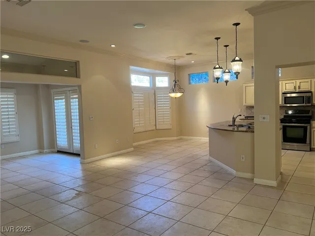 $2,350 | 10041 Woodhouse Drive, Las Vegas, NV 89134