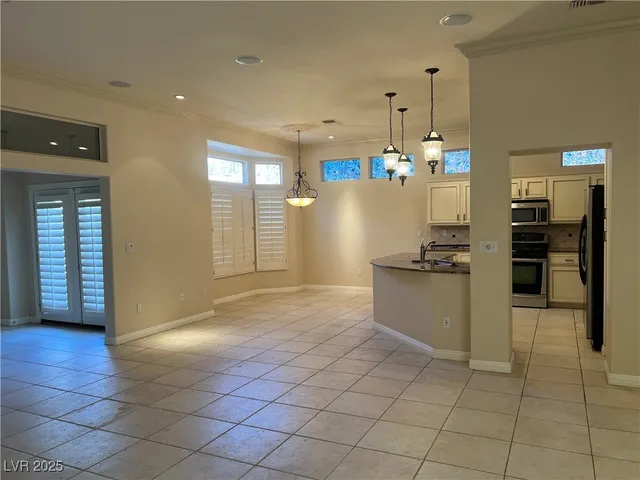 $2,350 | 10041 Woodhouse Drive, Las Vegas, NV 89134