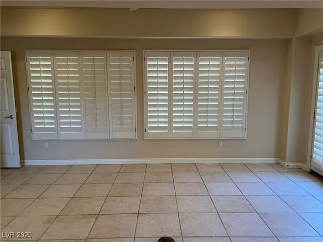 $2,350 | 10041 Woodhouse Drive, Las Vegas, NV 89134