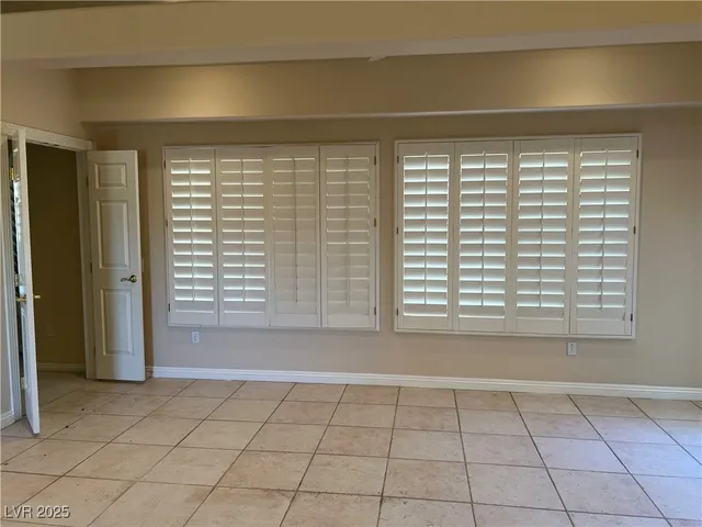 $2,350 | 10041 Woodhouse Drive, Las Vegas, NV 89134