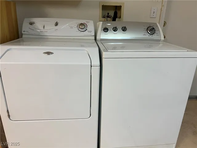 $2,350 | 10041 Woodhouse Drive, Las Vegas, NV 89134