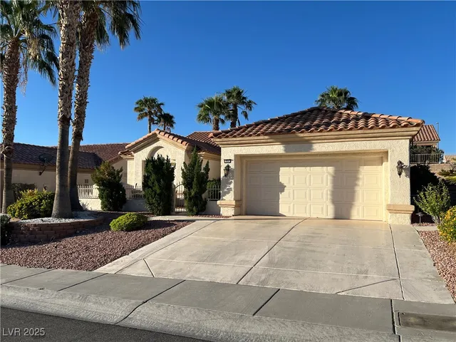 $2,350 | 10041 Woodhouse Drive, Las Vegas, NV 89134