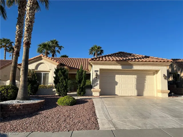$2,350 | 10041 Woodhouse Drive, Las Vegas, NV 89134
