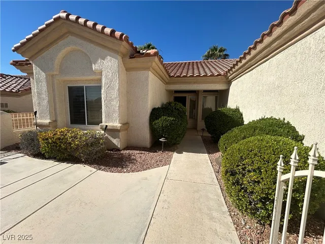$2,350 | 10041 Woodhouse Drive, Las Vegas, NV 89134