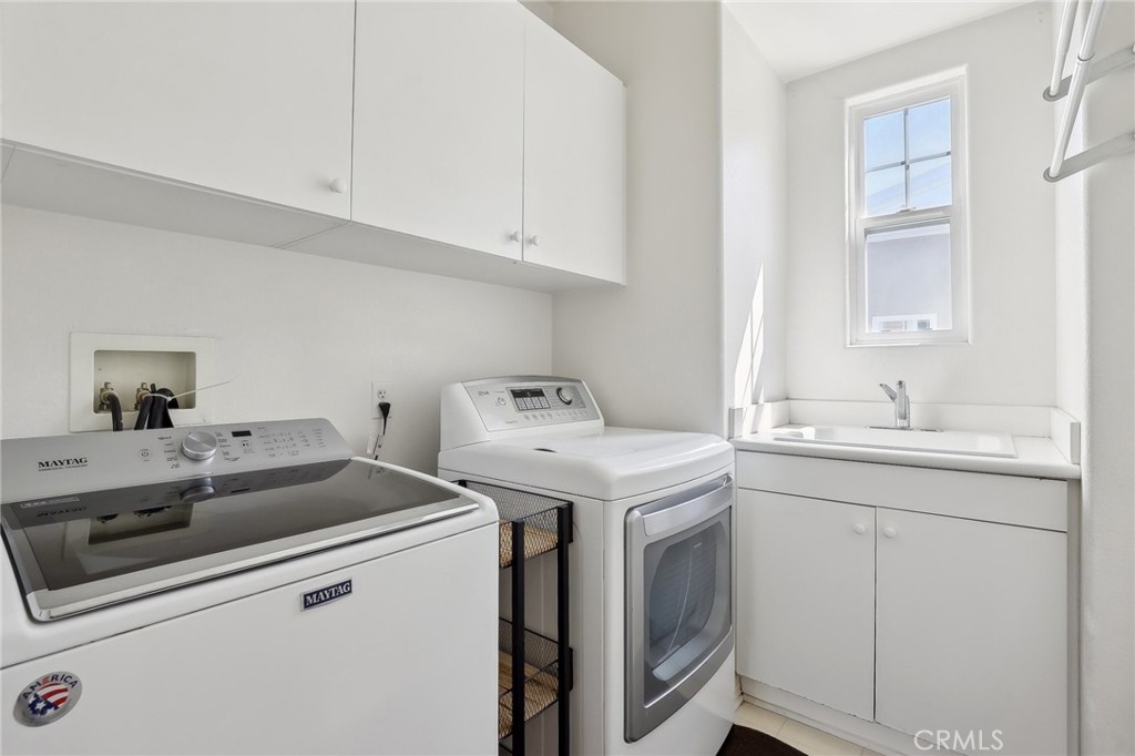 18 Winfield Drive Ladera Ranch, CA 92694 - Photo 29 of 39 a utility room with dryer and washer