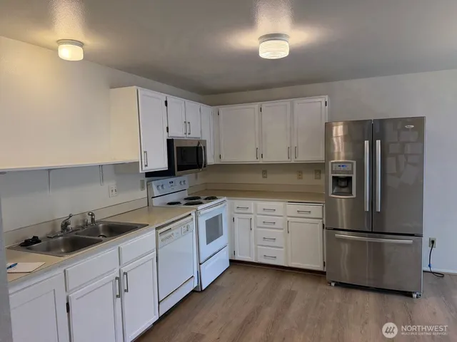 $1,700 | 8716 8th Avenue West, Unit D, Everett, WA 98204