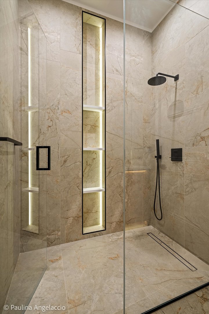 699 Plum Tree Road Barrington Hills, IL 60010 - Photo 34 of 84 a bathroom with a shower