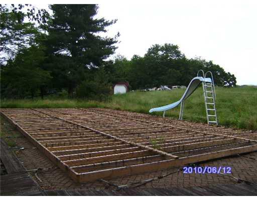 137 Rockdale Road Butler, PA 16002 - Photo 4 of 9 Yard/Garden.
