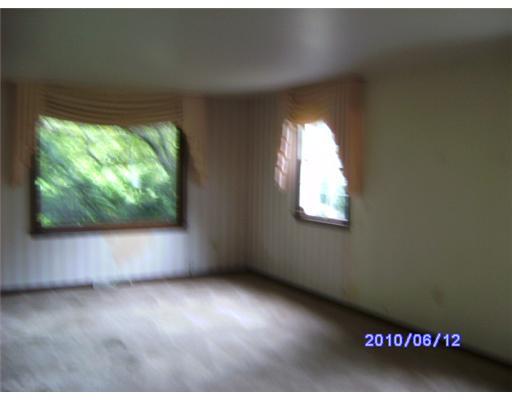 137 Rockdale Road Butler, PA 16002 - Photo 7 of 9 Living Room.