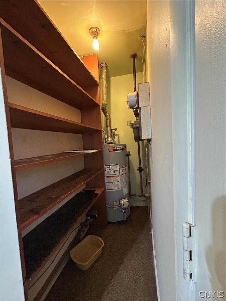 7957 Rinaldo Boulevard East Cicero, NY 13030 - Photo 6 of 21 water heater off kitchen