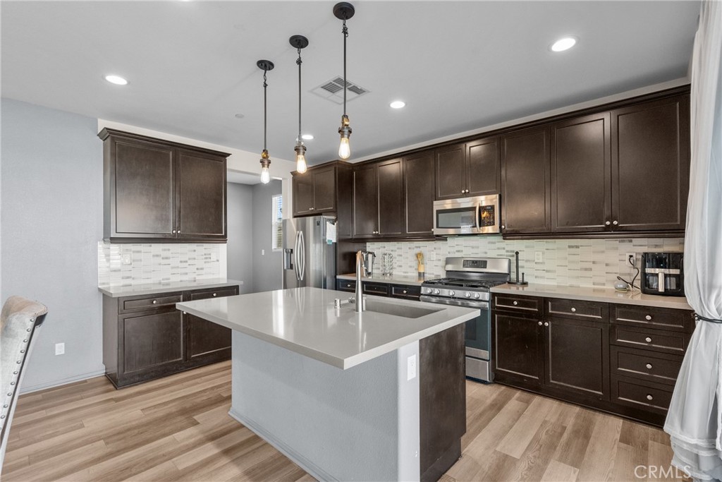 6949 Beale Road Palmdale, CA 93552 - Photo 7 of 32