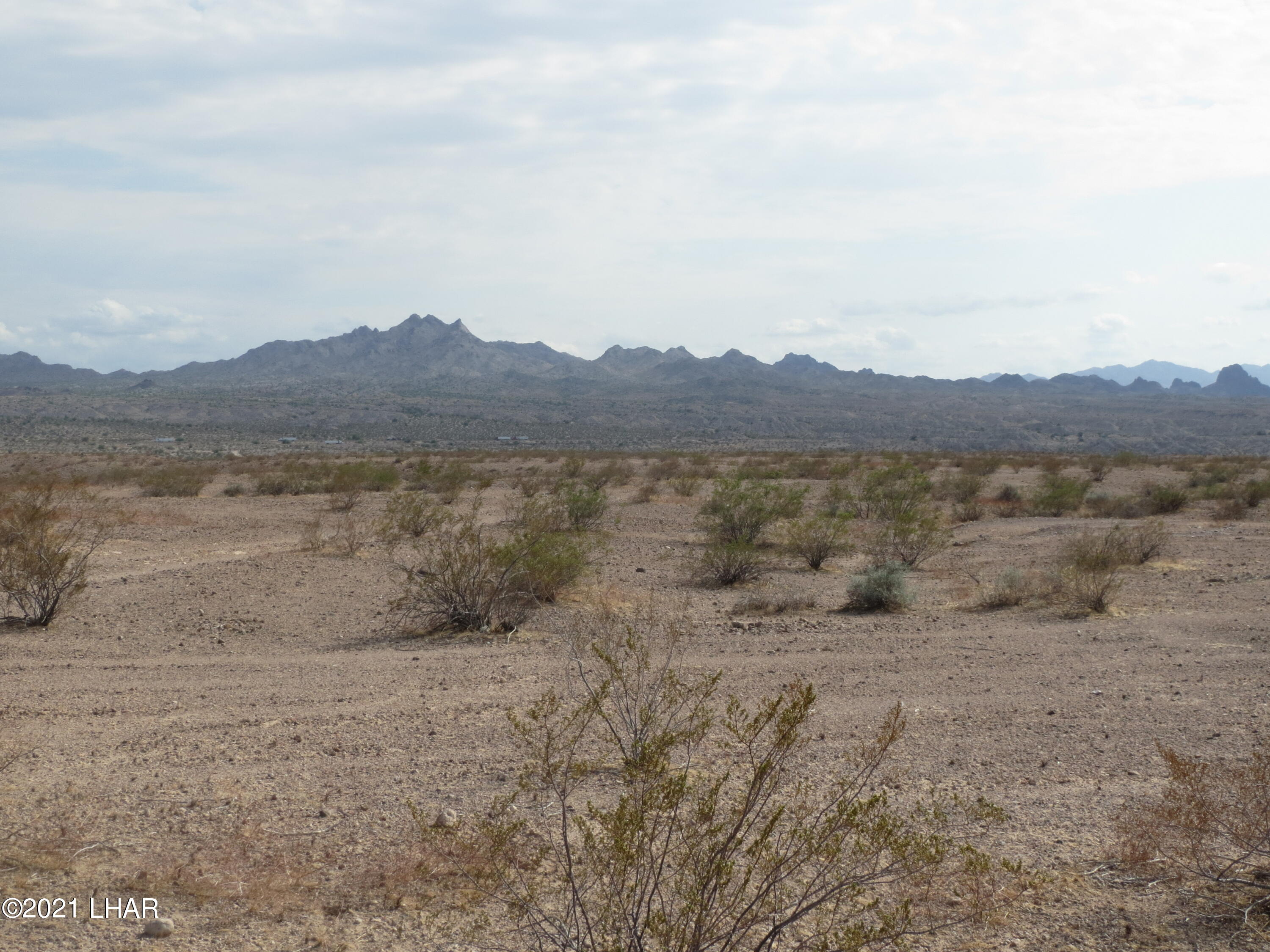 2 Off Of Polaris Road Golden Valley, AZ 86413 - Photo 6 of 10 Mountain view south of Polaris Road & south of I-40.