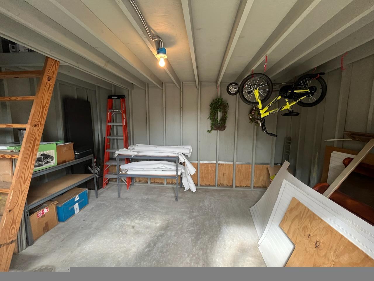 611 Shrewsbury Road Mary Esther, FL 32569 - Photo 34 of 36 a living room with a couch