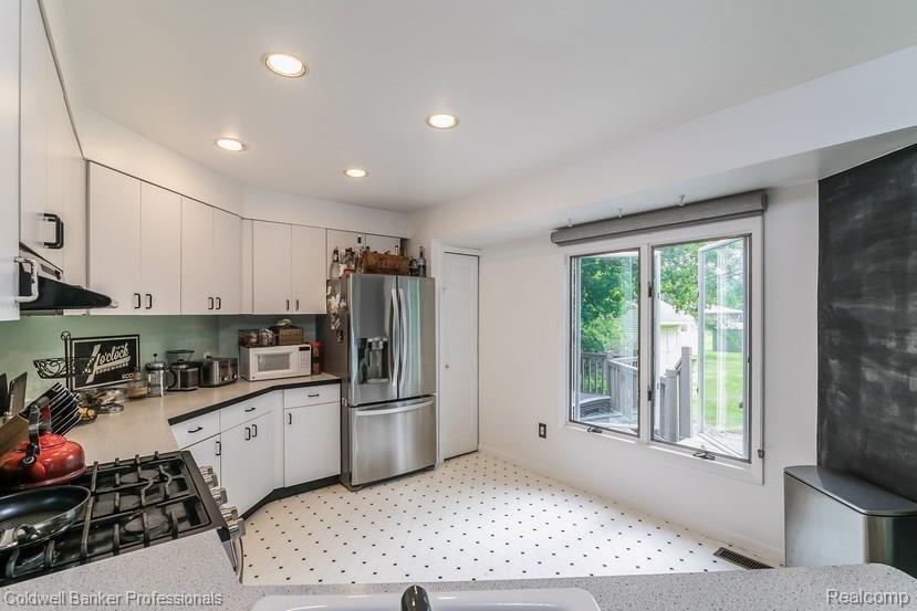 3835 South Livernois Road Rochester Hills, MI 48307 - Photo 9 of 19