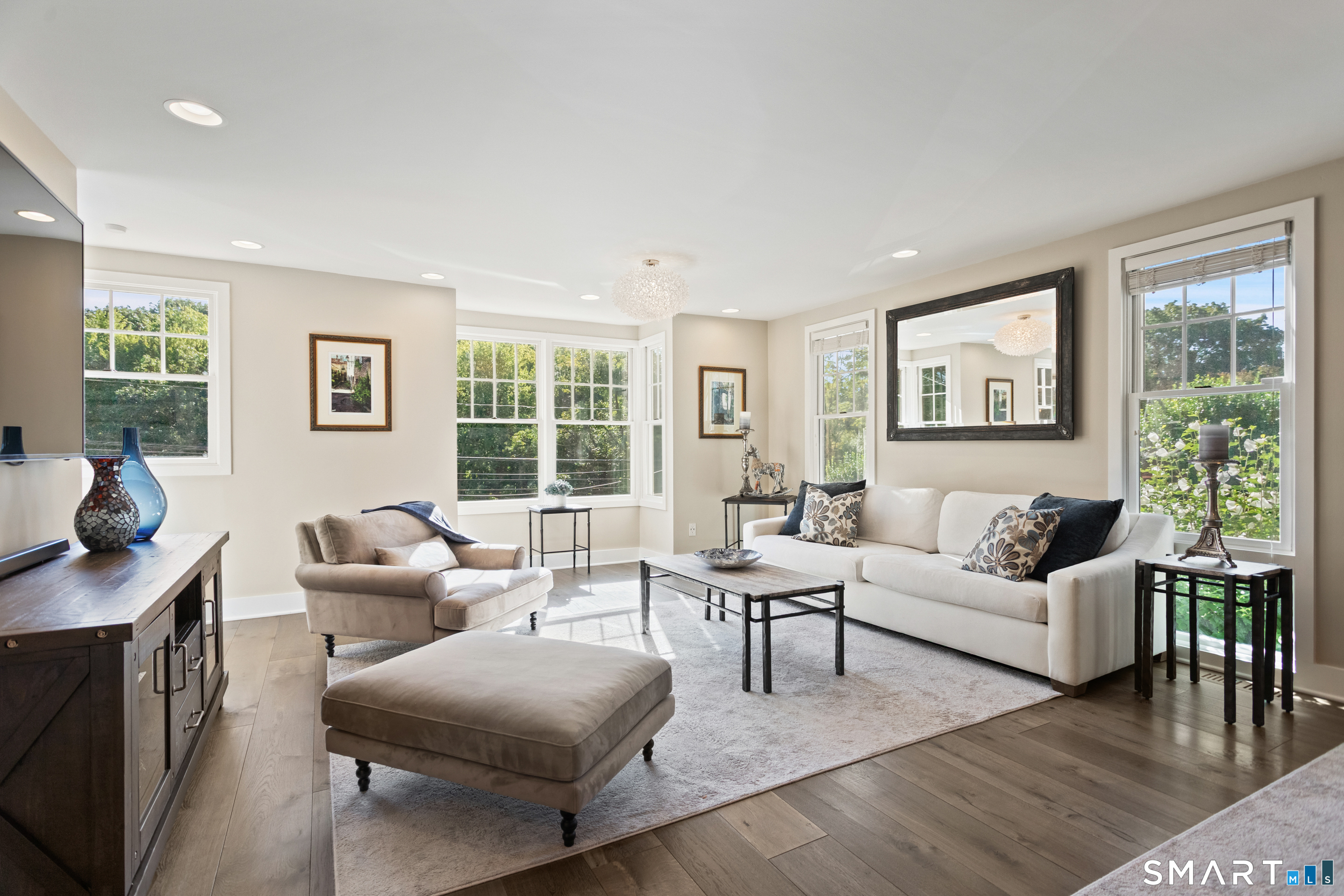 316 Valley Road Greenwich, CT 06807 - Photo 6 of 35 Gallery Image 6