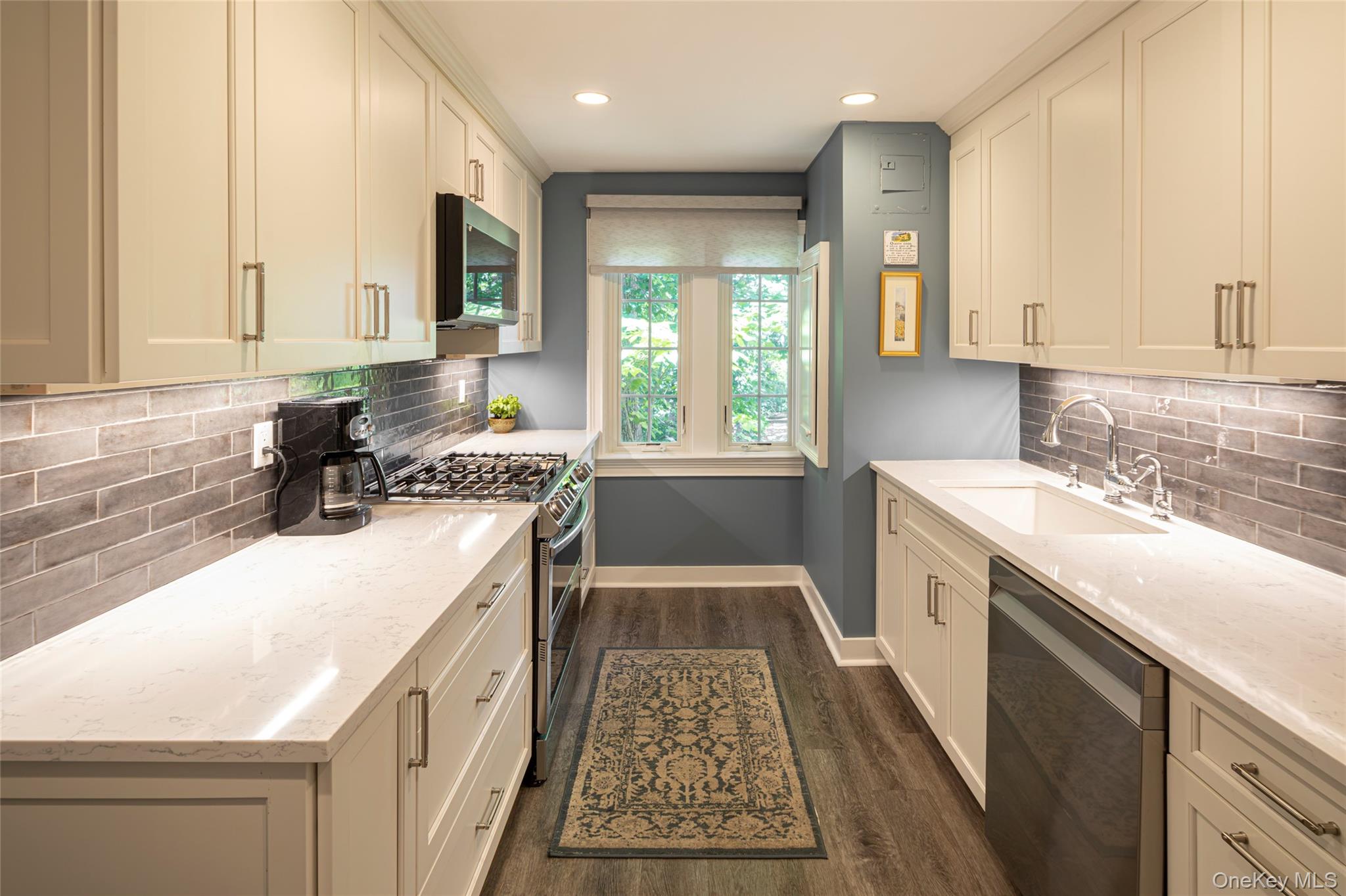 17 Beechtree Lane, Unit 2E Bronxville, NY 10708 - Photo 8 of 24