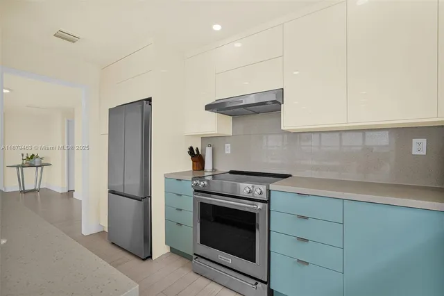 $935,000 | 9100 West Bay Harbor Drive, Unit 8A, Bay Harbor Islands, FL 33154