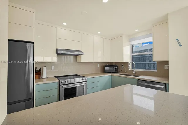 $935,000 | 9100 West Bay Harbor Drive, Unit 8A, Bay Harbor Islands, FL 33154