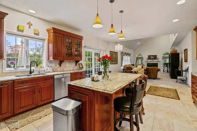 $839,000 | 321 St Ann Drive, Niskayuna, NY 12309