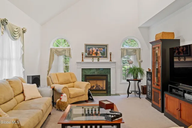 $839,000 | 321 St Ann Drive, Niskayuna, NY 12309