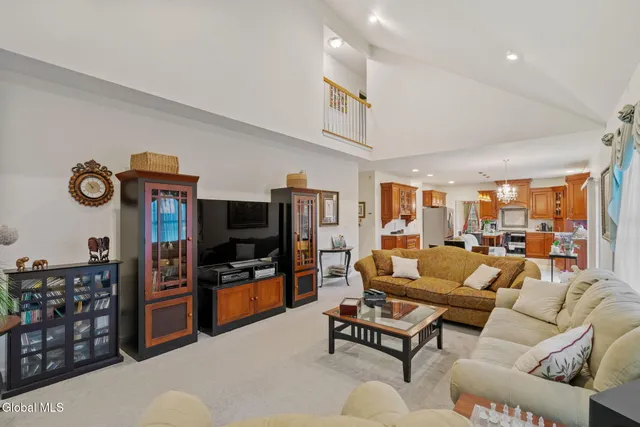 $839,000 | 321 St Ann Drive, Niskayuna, NY 12309