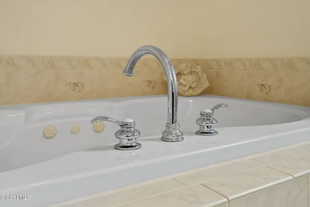 $839,000 | 321 St Ann Drive, Niskayuna, NY 12309