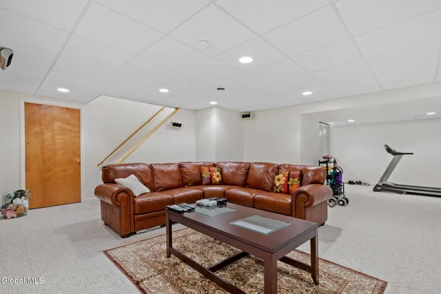 $839,000 | 321 St Ann Drive, Niskayuna, NY 12309